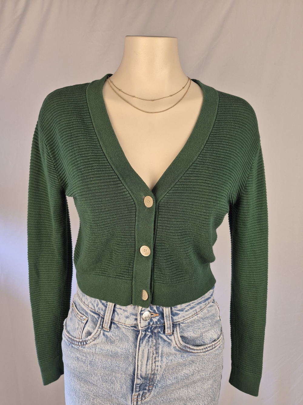 Aritzia Wilfred Dark Green Cropped V-Neck Button Cardigan